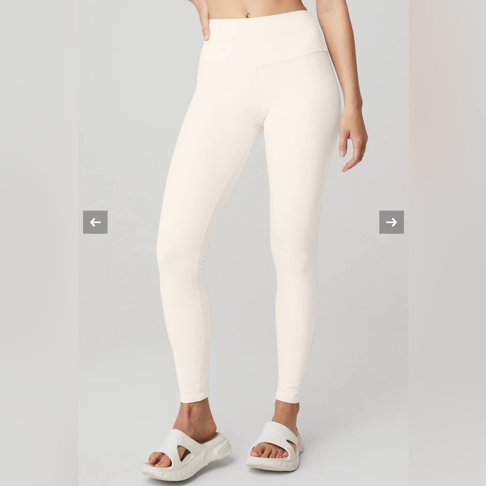 Alo High waist Air Brush legging // IVORY // size XS